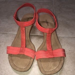 Women’s sandals